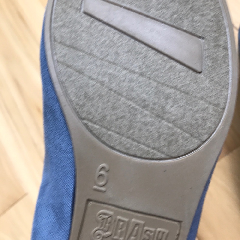 Comfy! 1 inch block heel - Picture 4 of 7
